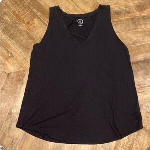 24/7 by Maurices Black Tank Top with V-Neckline [Size: L]